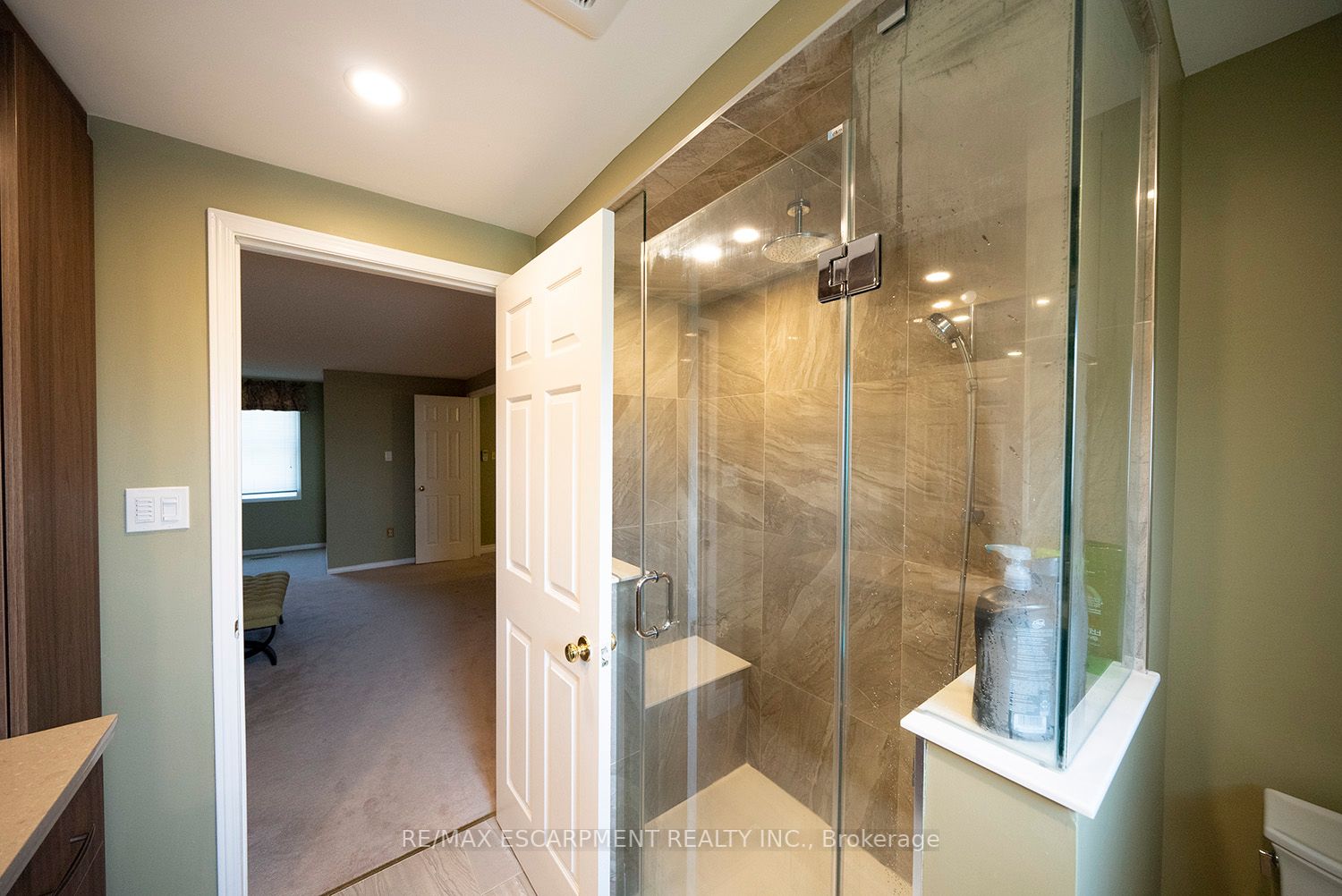 16 Sunflower Crescent