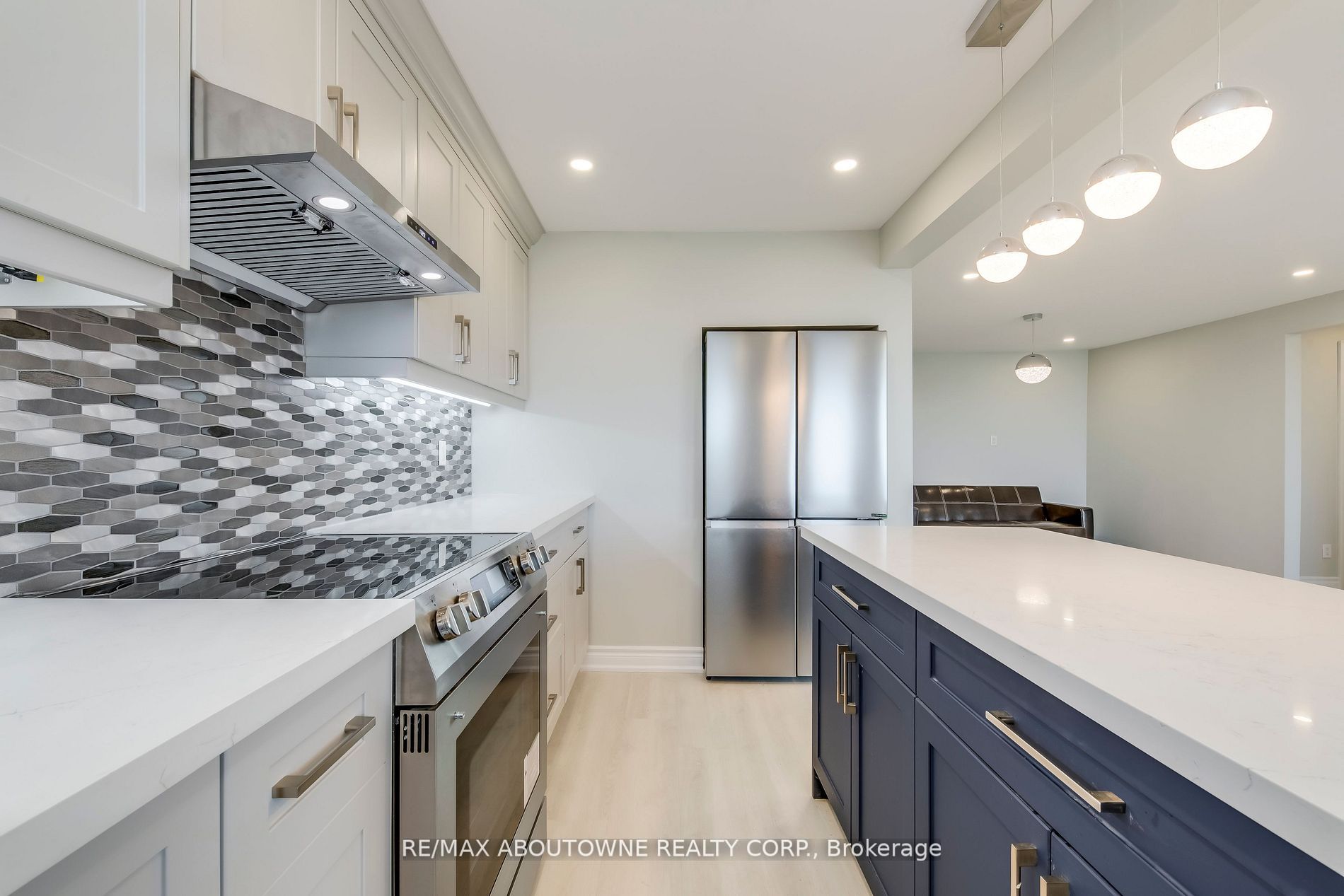 80 Seabreeze Cres