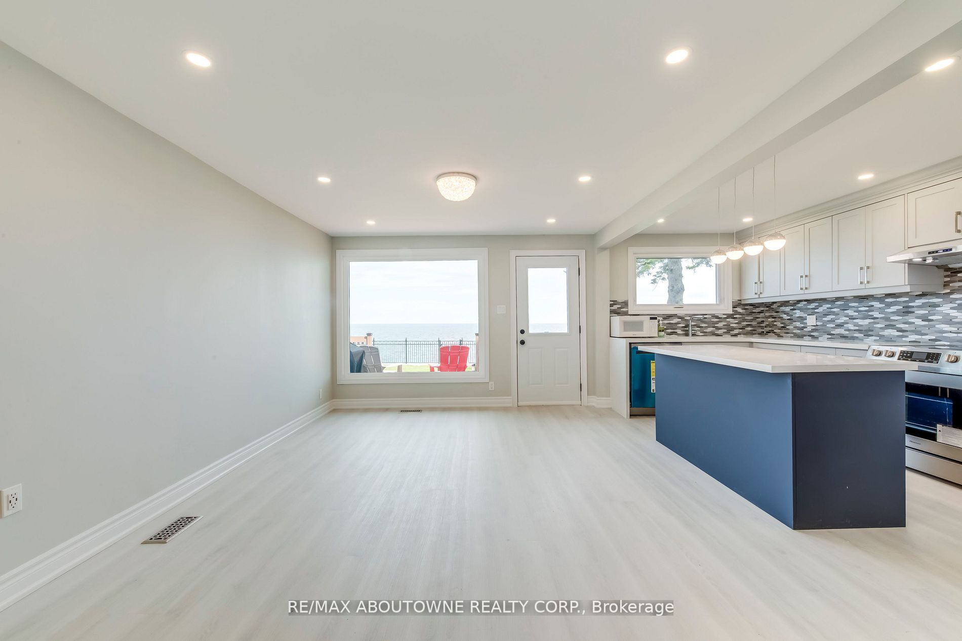 80 Seabreeze Cres