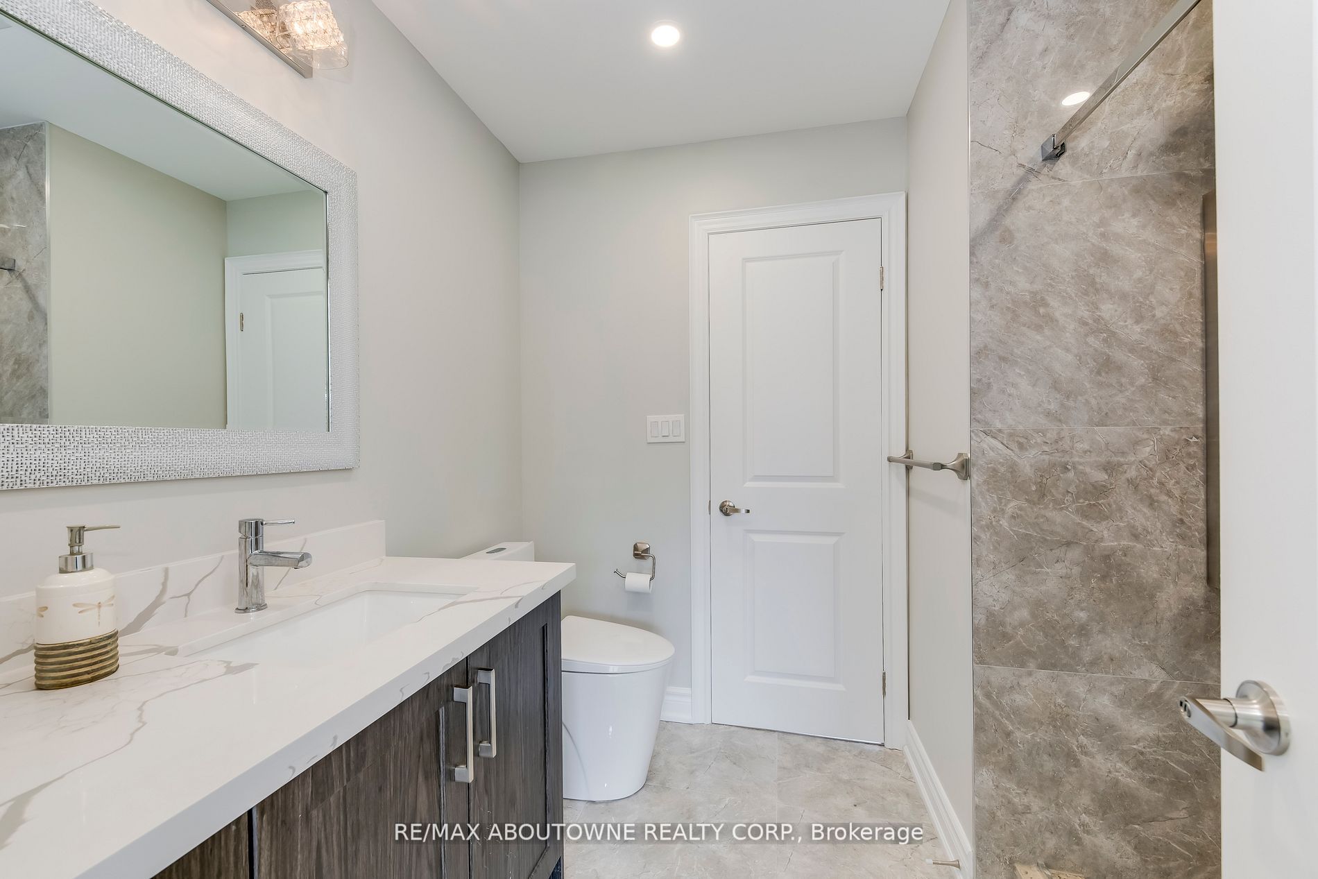 80 Seabreeze Cres