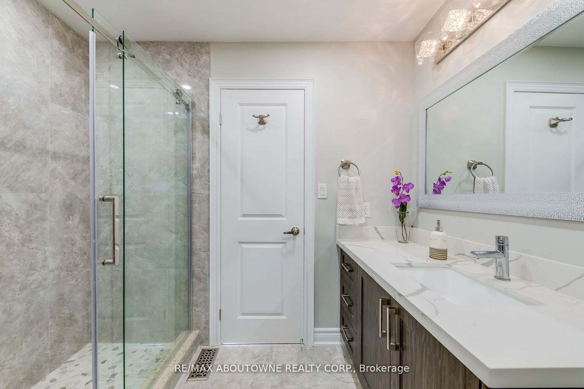 80 Seabreeze Cres