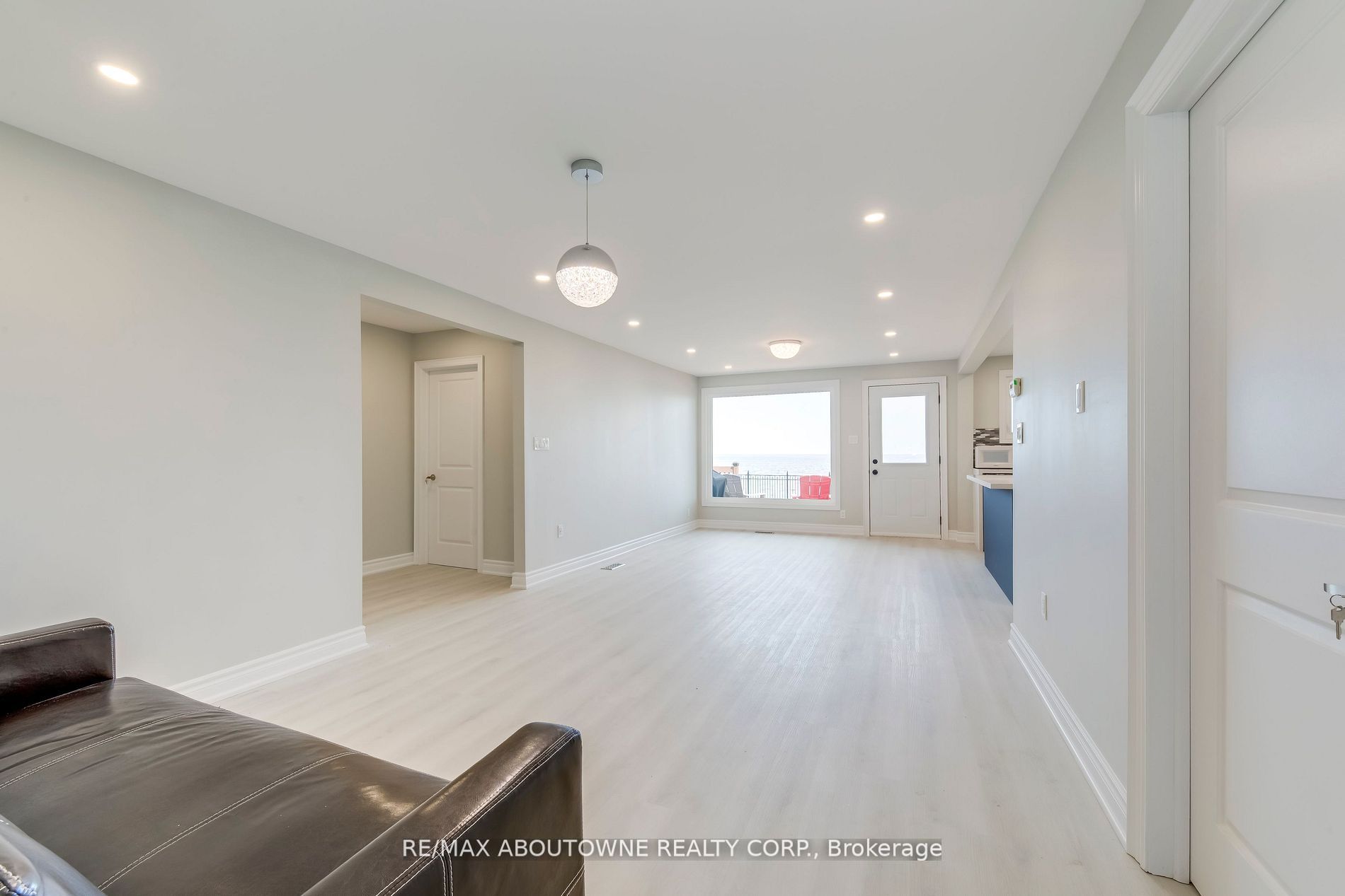 80 Seabreeze Cres