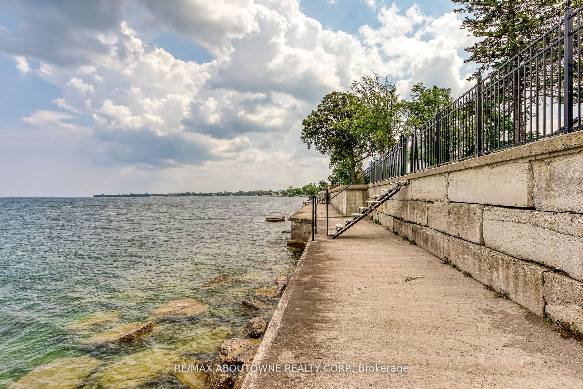 80 Seabreeze Cres
