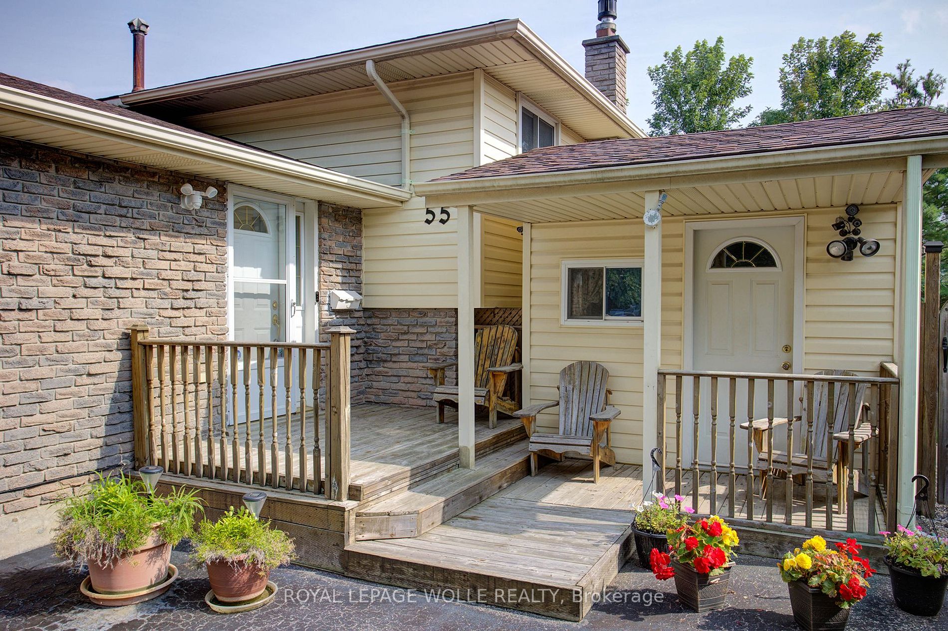 55 Lewis Crescent