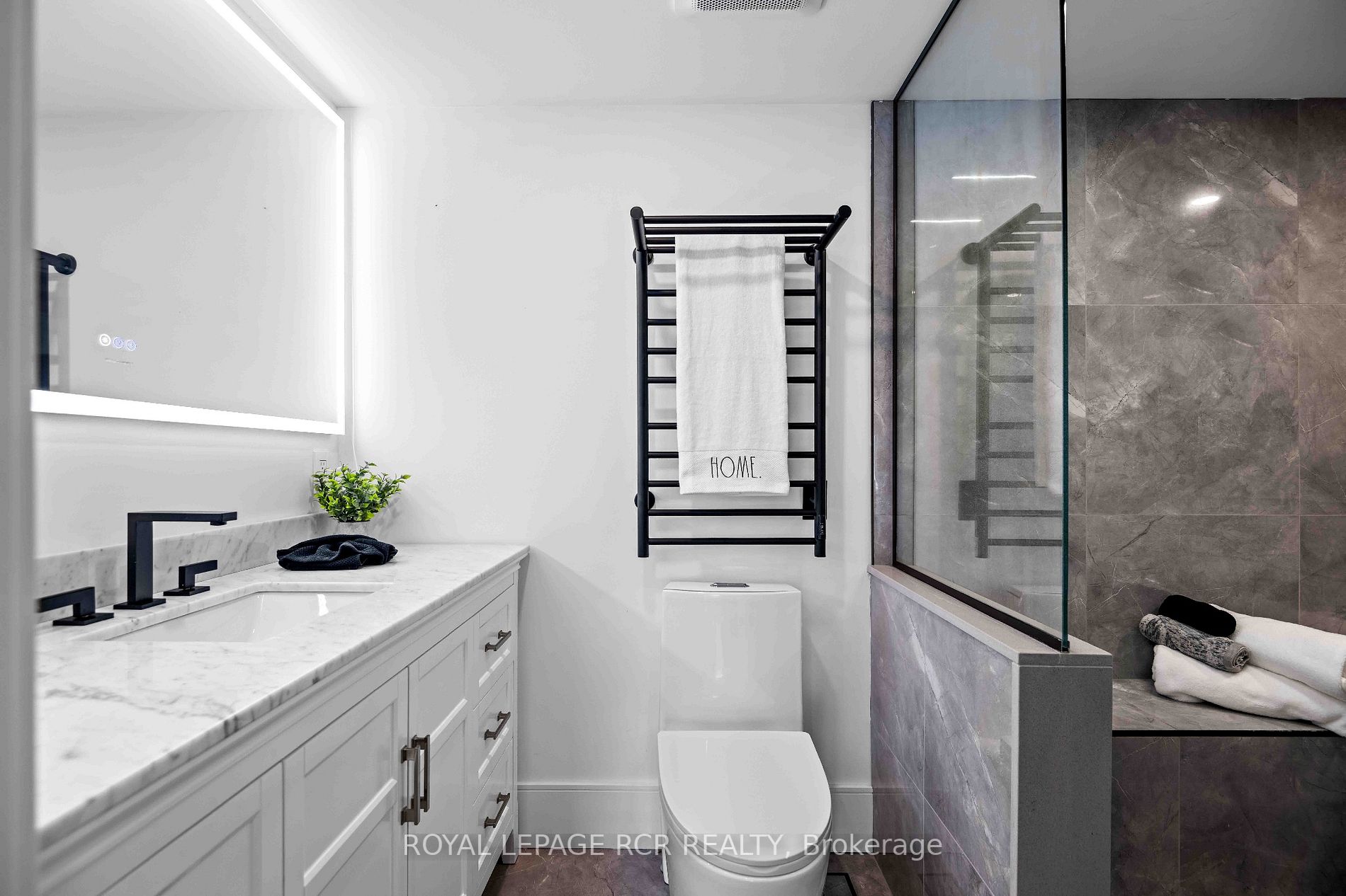 502 Pineview Gardens
