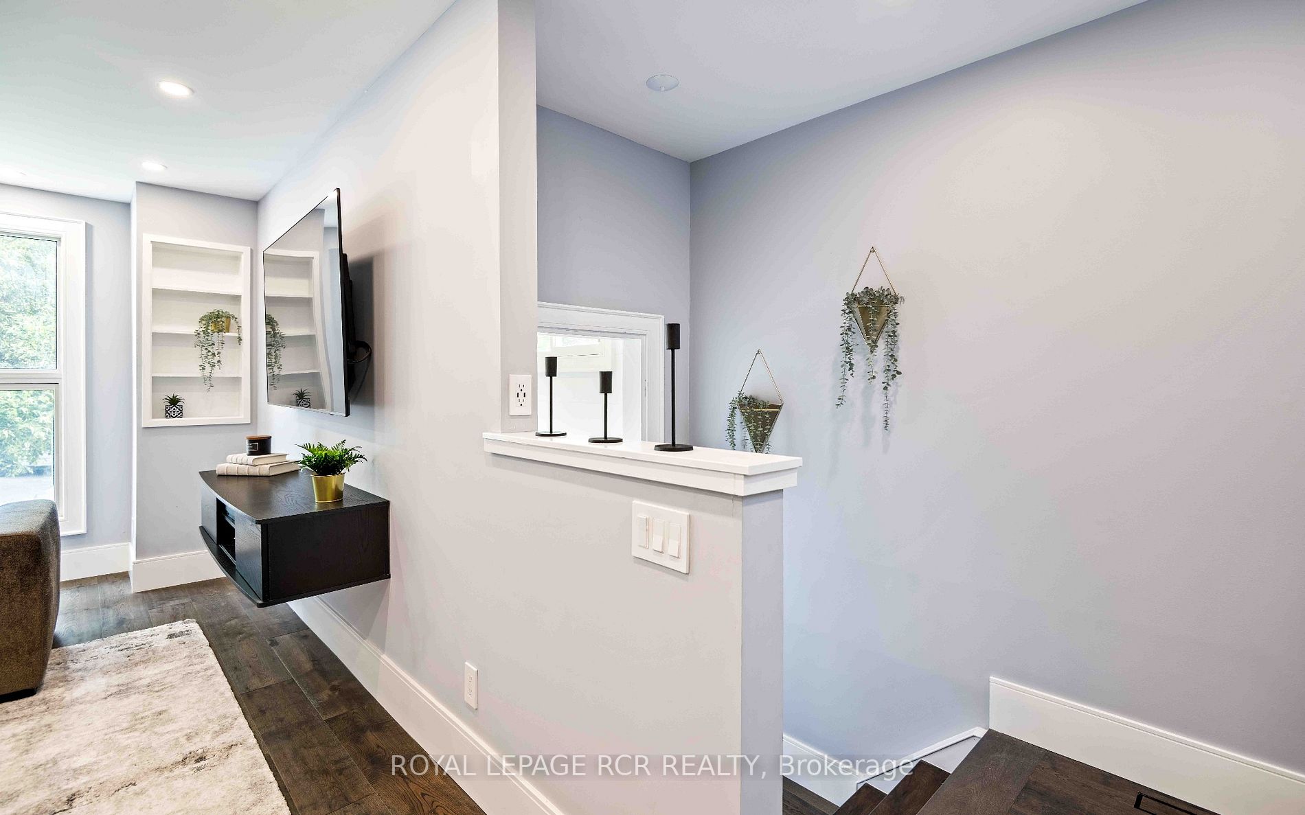 502 Pineview Gardens