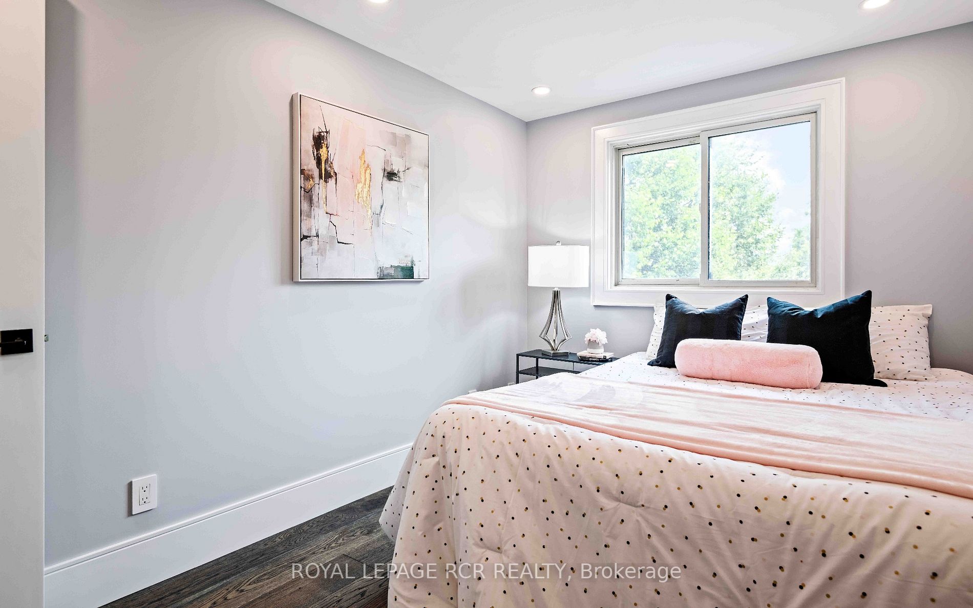 502 Pineview Gardens