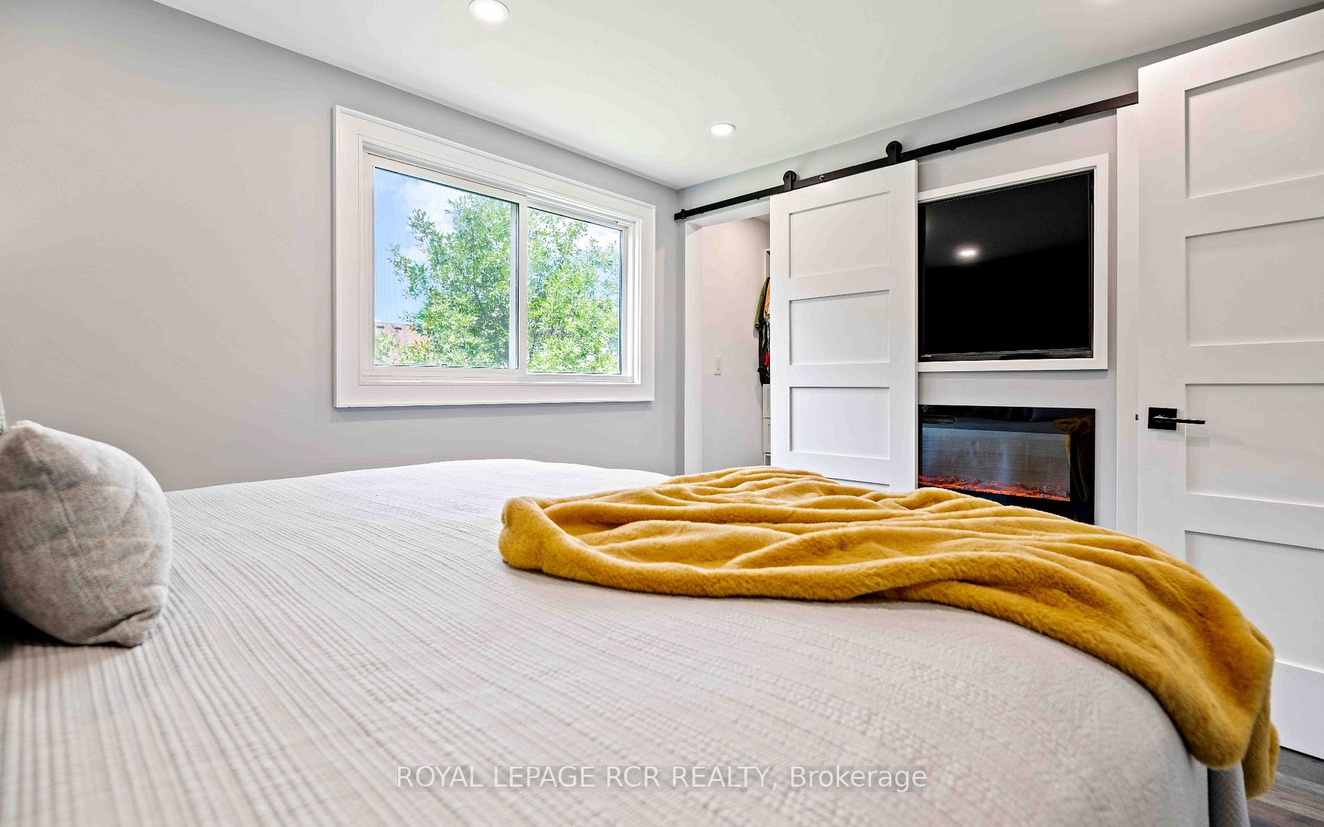 502 Pineview Gardens