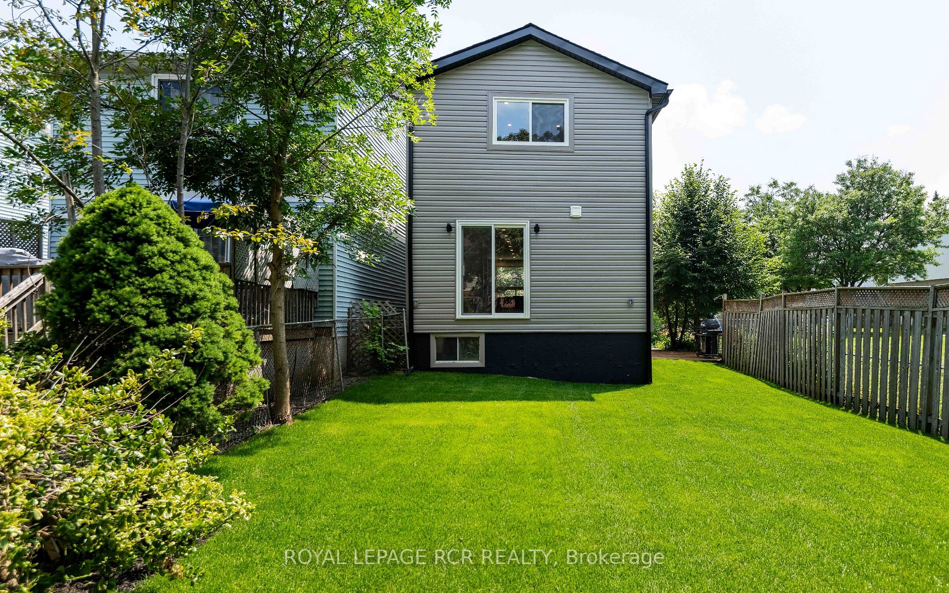 502 Pineview Gardens