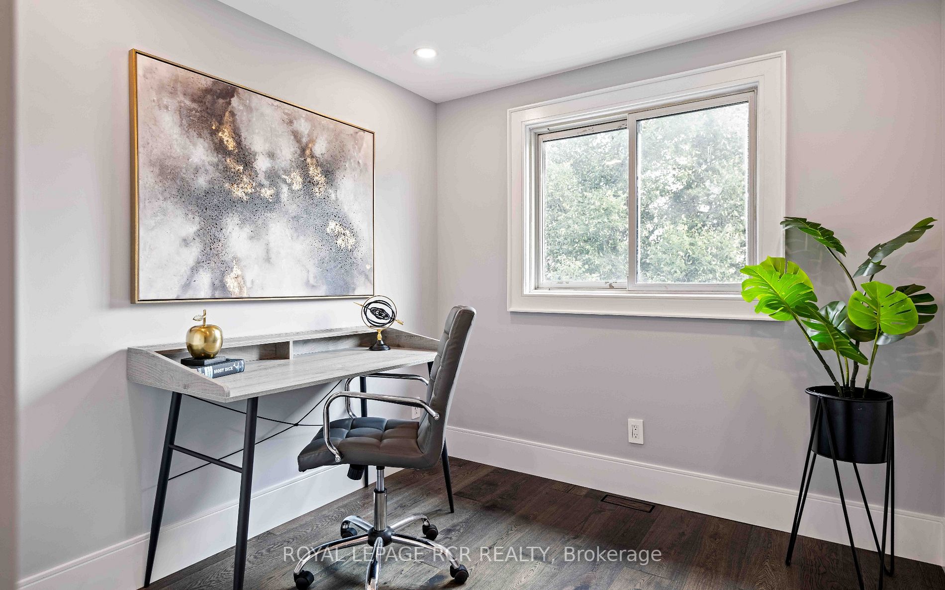 502 Pineview Gardens