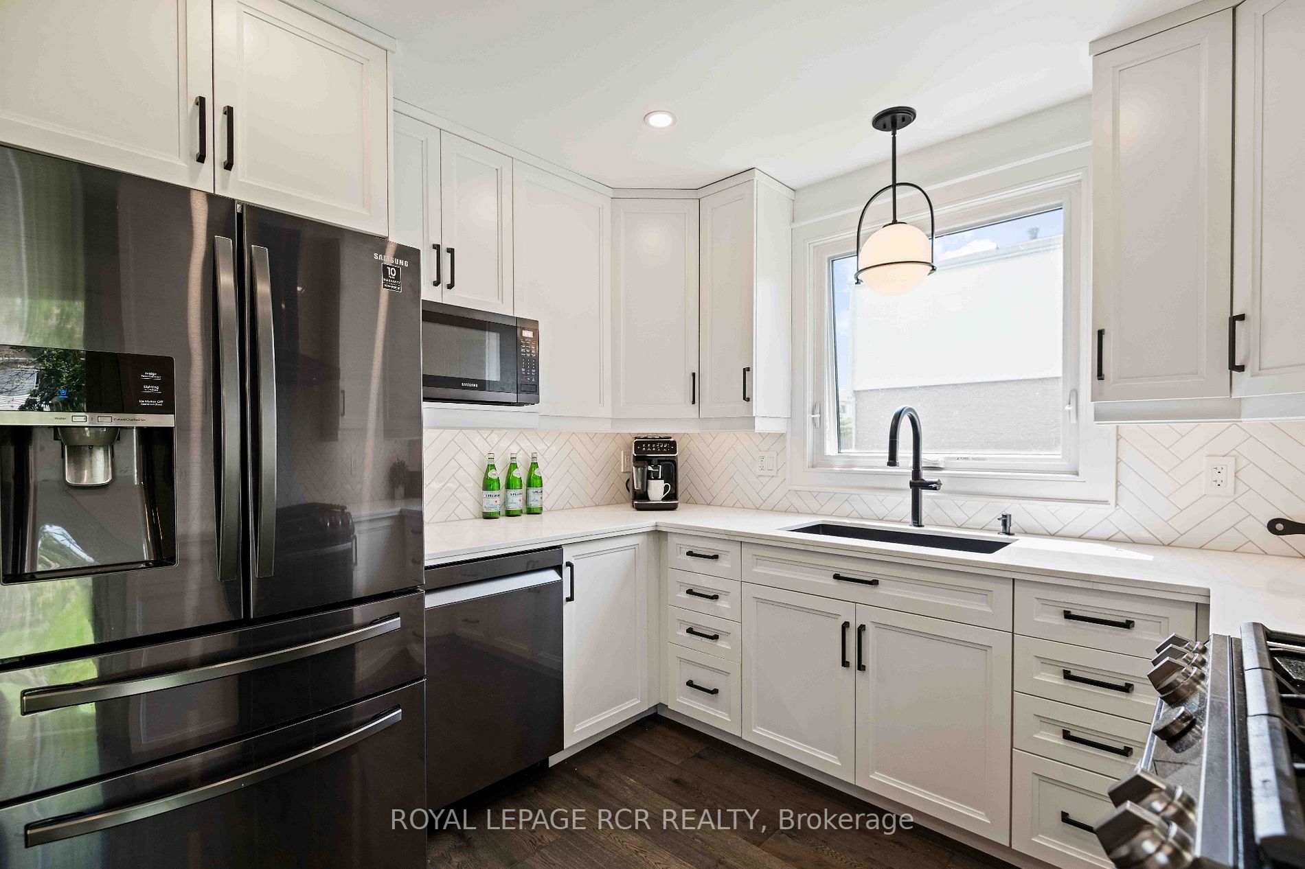 502 Pineview Gardens
