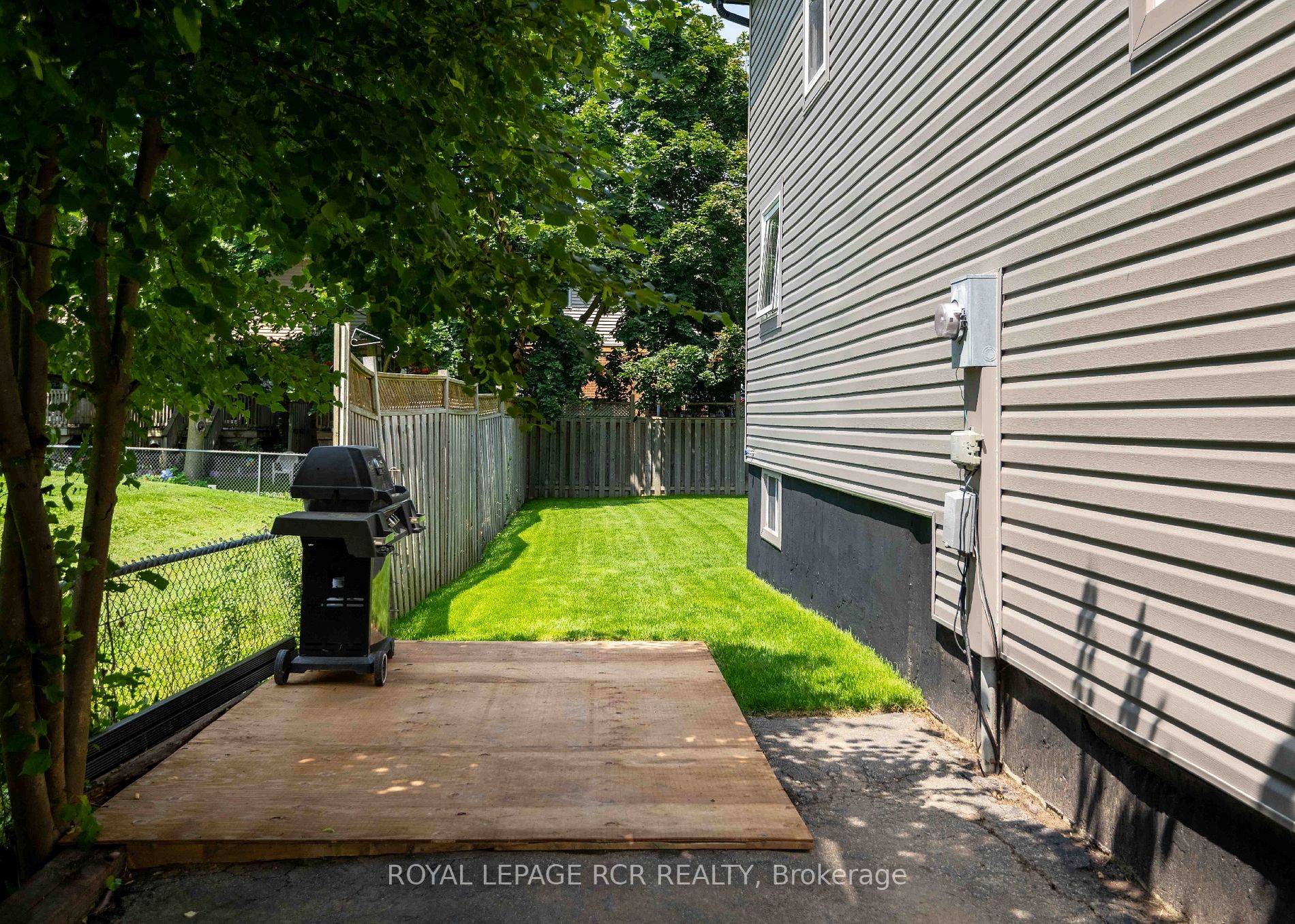 502 Pineview Gardens