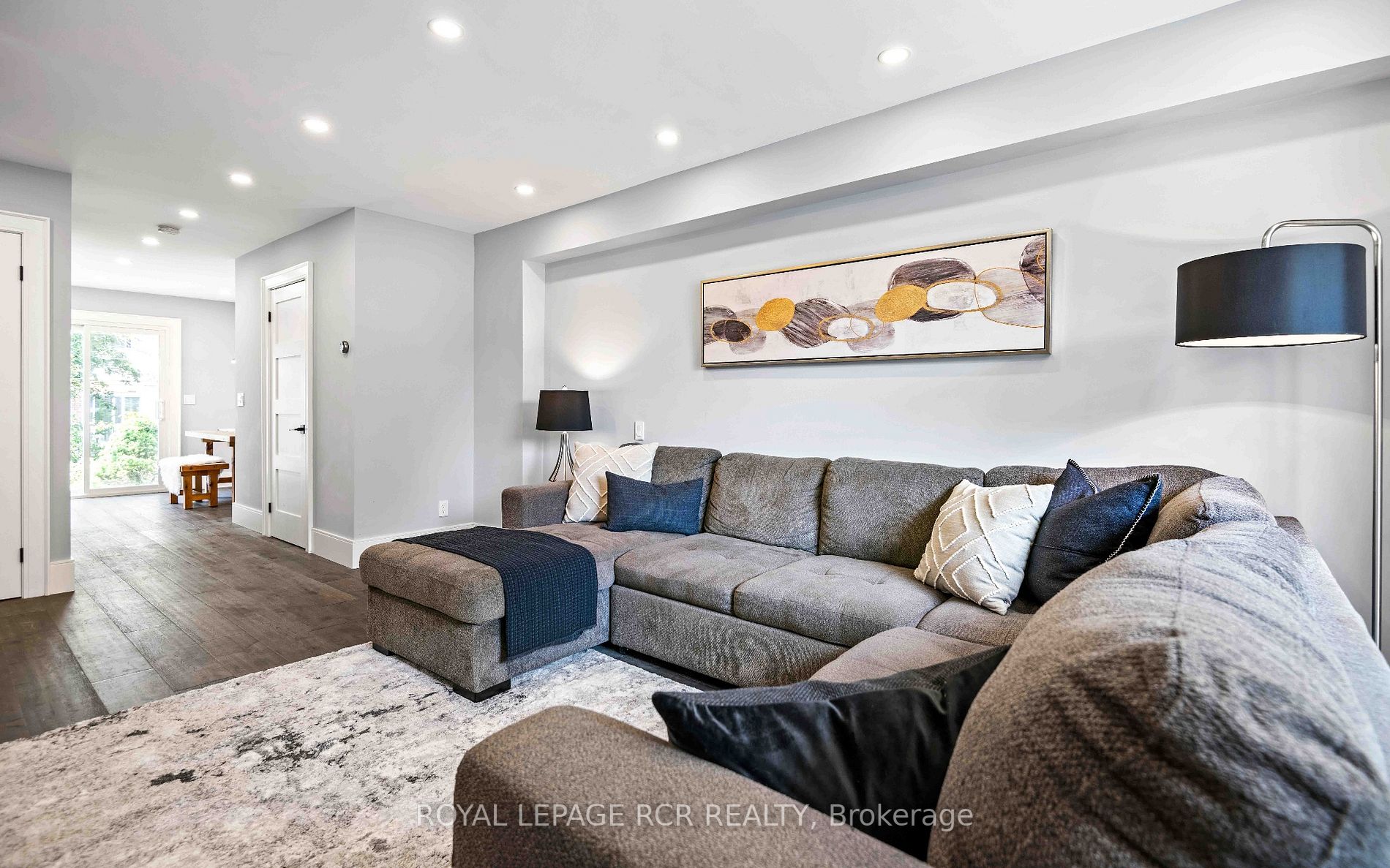 502 Pineview Gardens