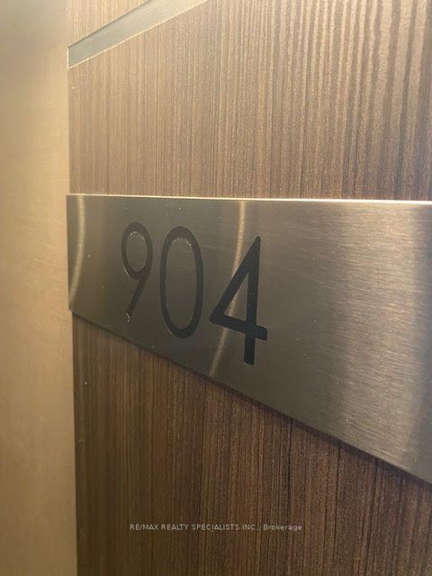 550 North Service Rd, #904