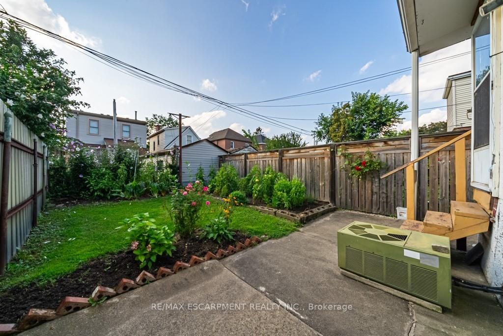 135 Connaught Avenue N