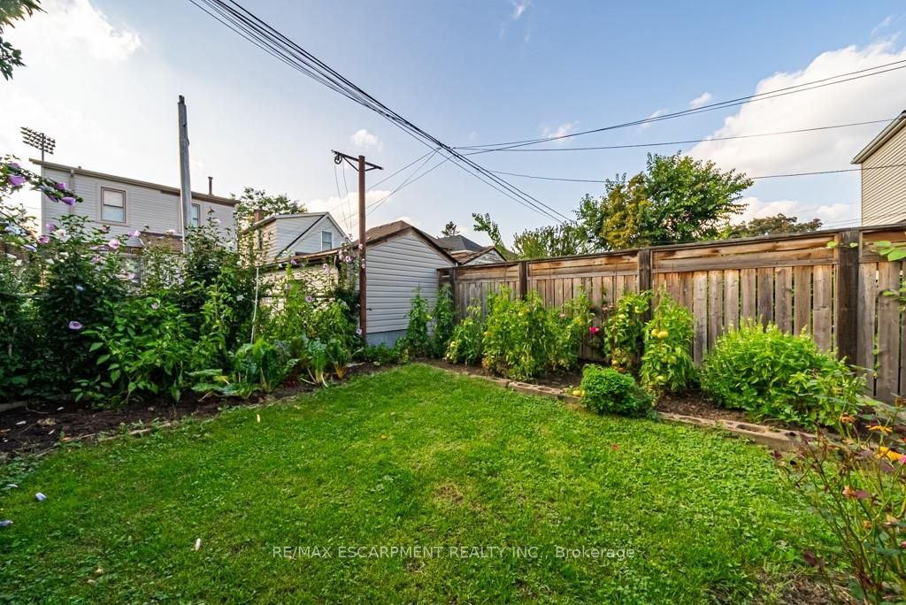135 Connaught Avenue N