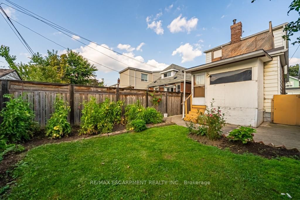 135 Connaught Avenue N