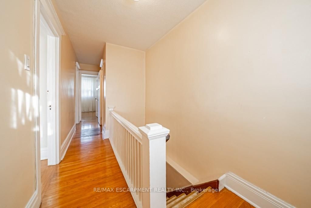 135 Connaught Avenue N