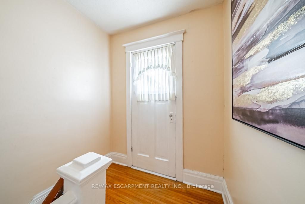 135 Connaught Avenue N