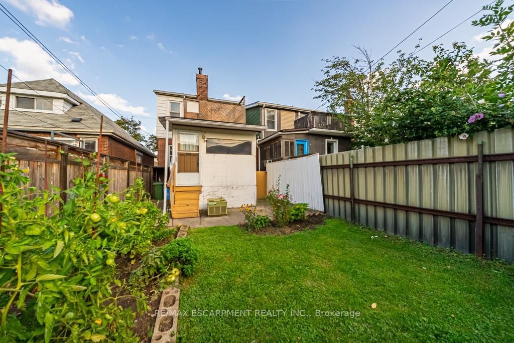 135 Connaught Avenue N