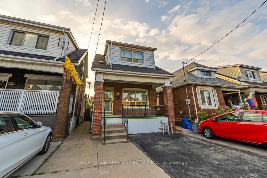135 Connaught Avenue N