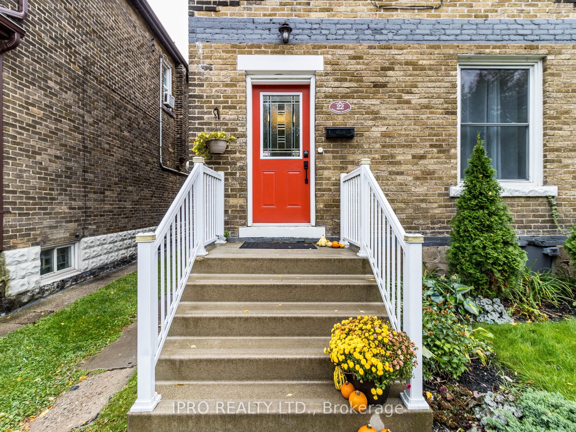 22 Delaware Ave
