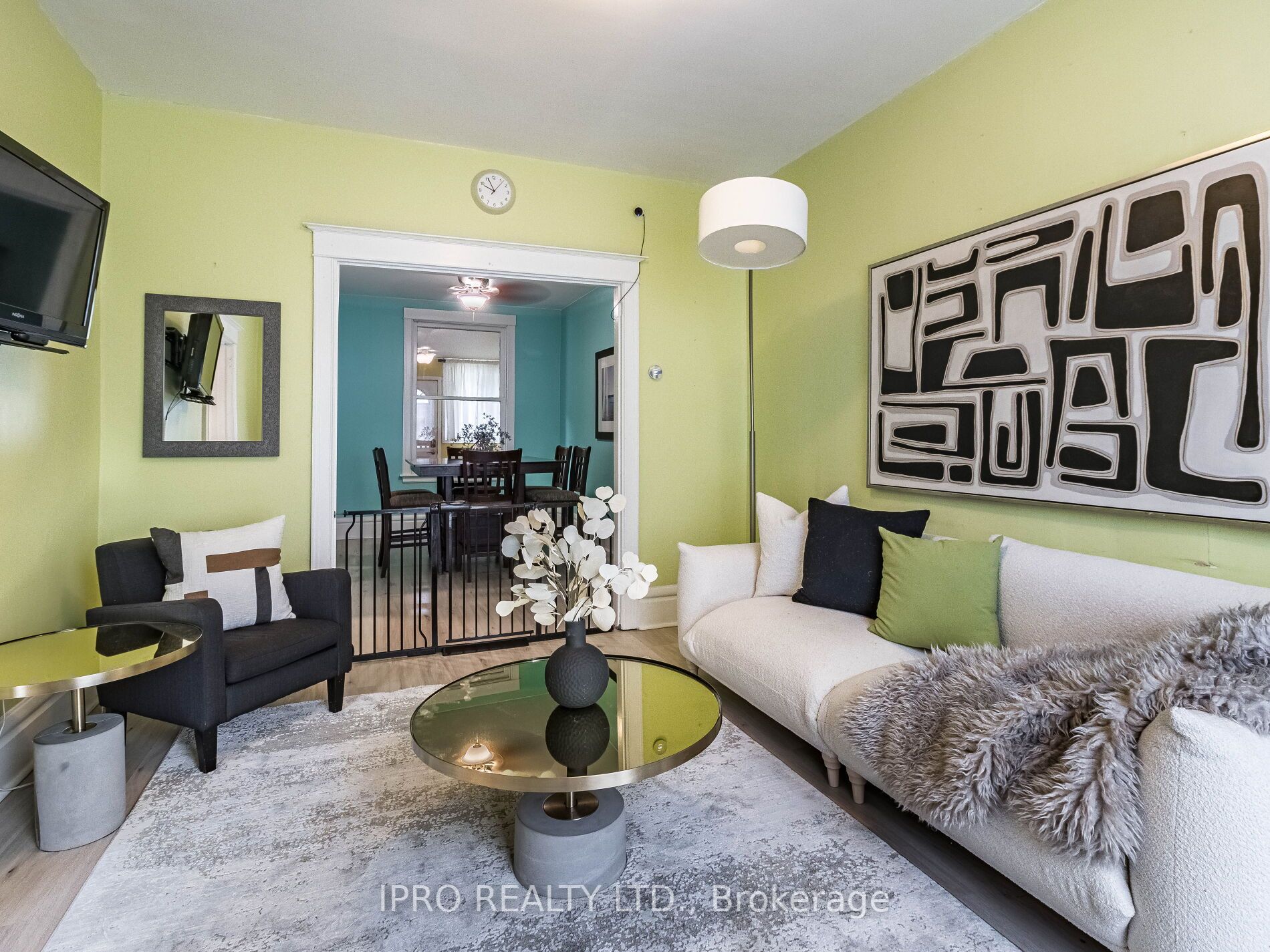 22 Delaware Ave
