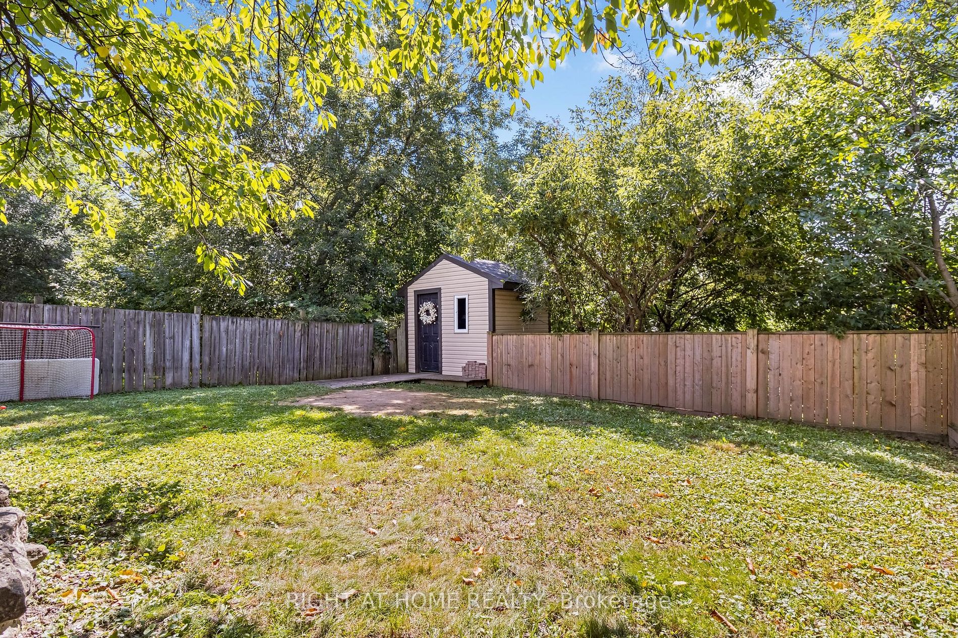 24 Inglewood Dr