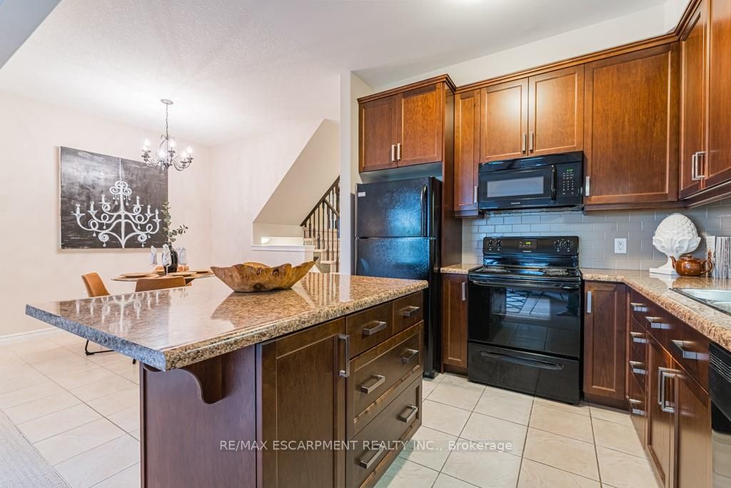 87 Sexton Cres