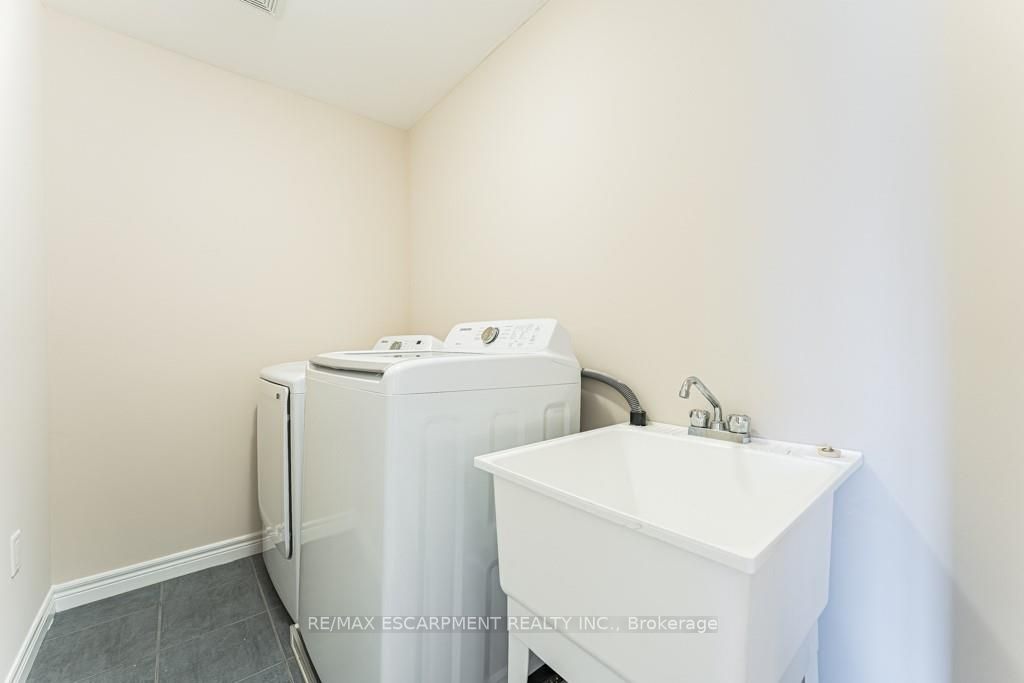 87 Sexton Cres