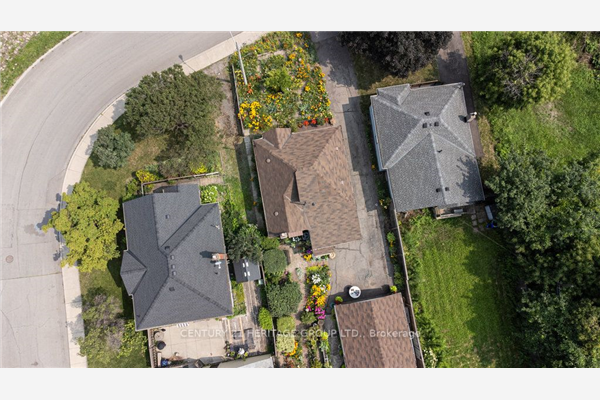 1146 Leaside Rd