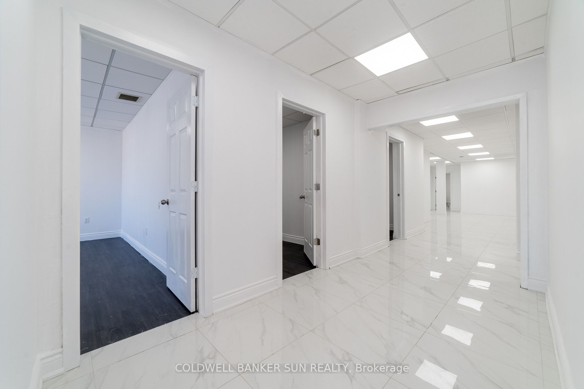 290 Dundas St
