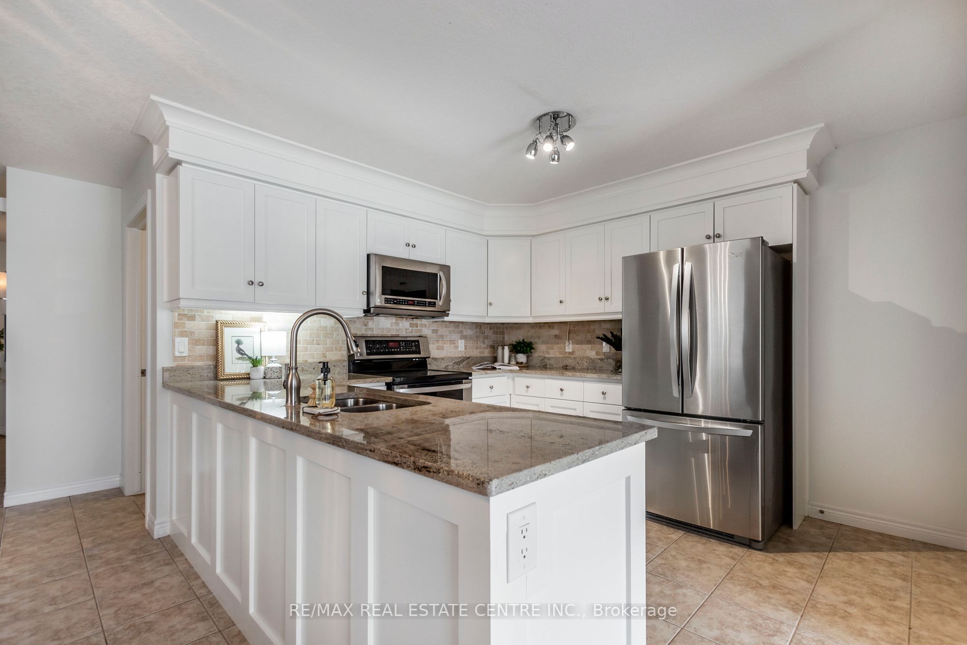 103 Oakes Crescent