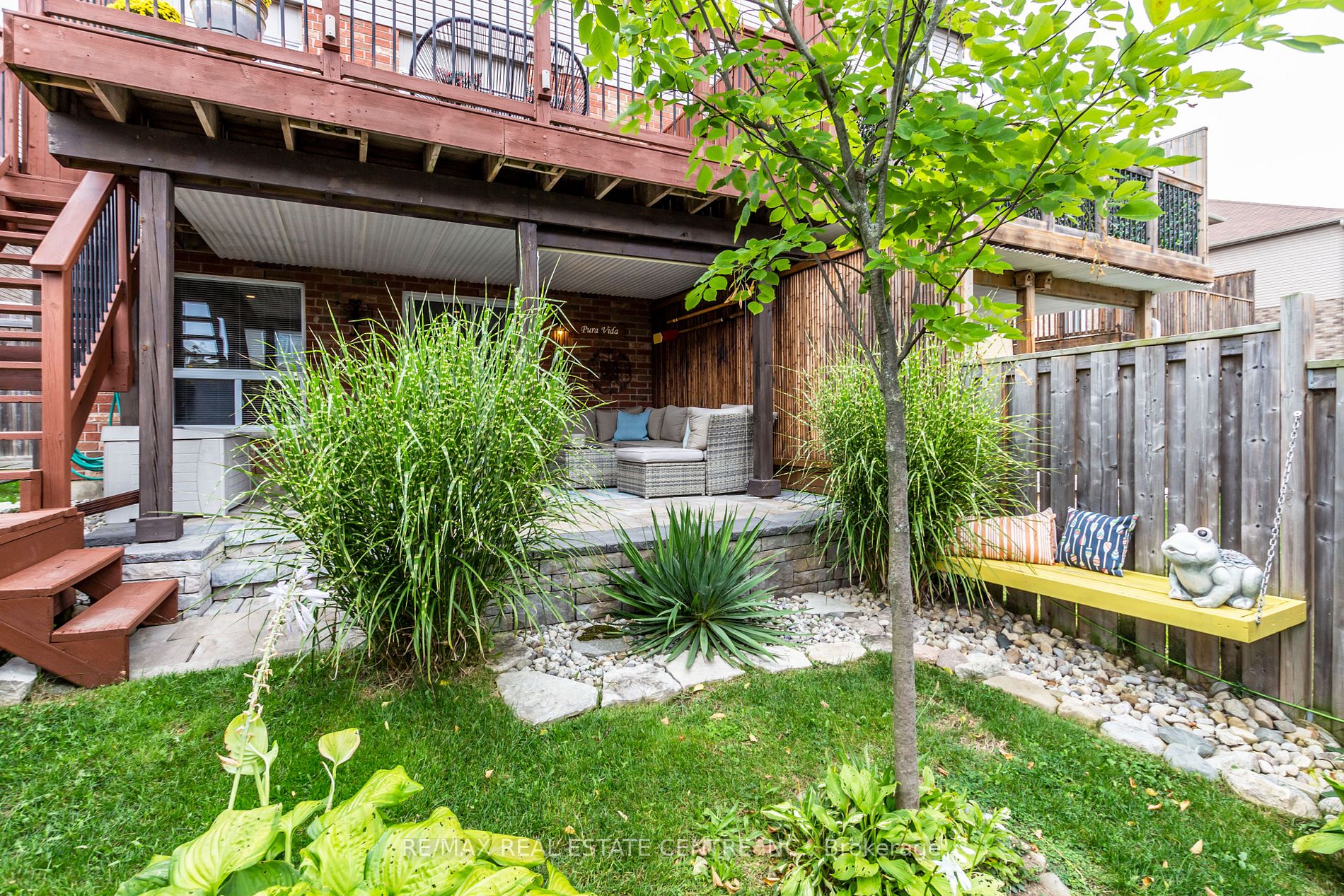103 Oakes Crescent