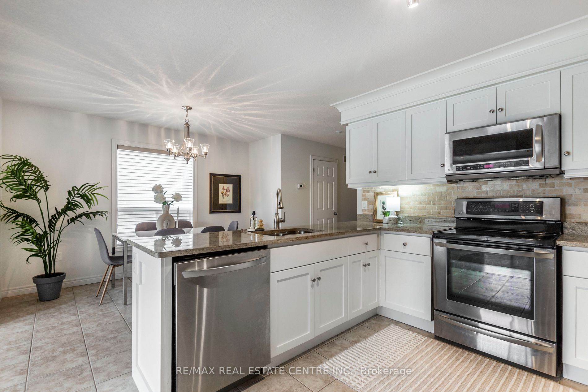 103 Oakes Crescent