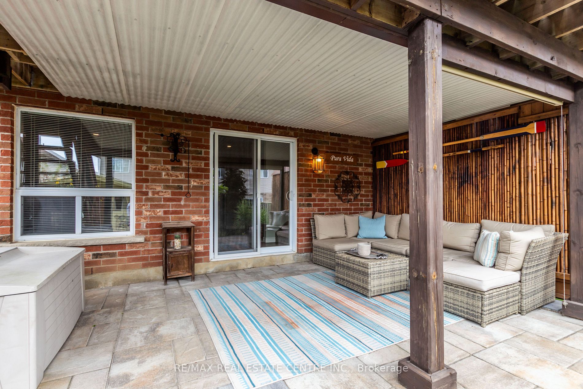 103 Oakes Crescent