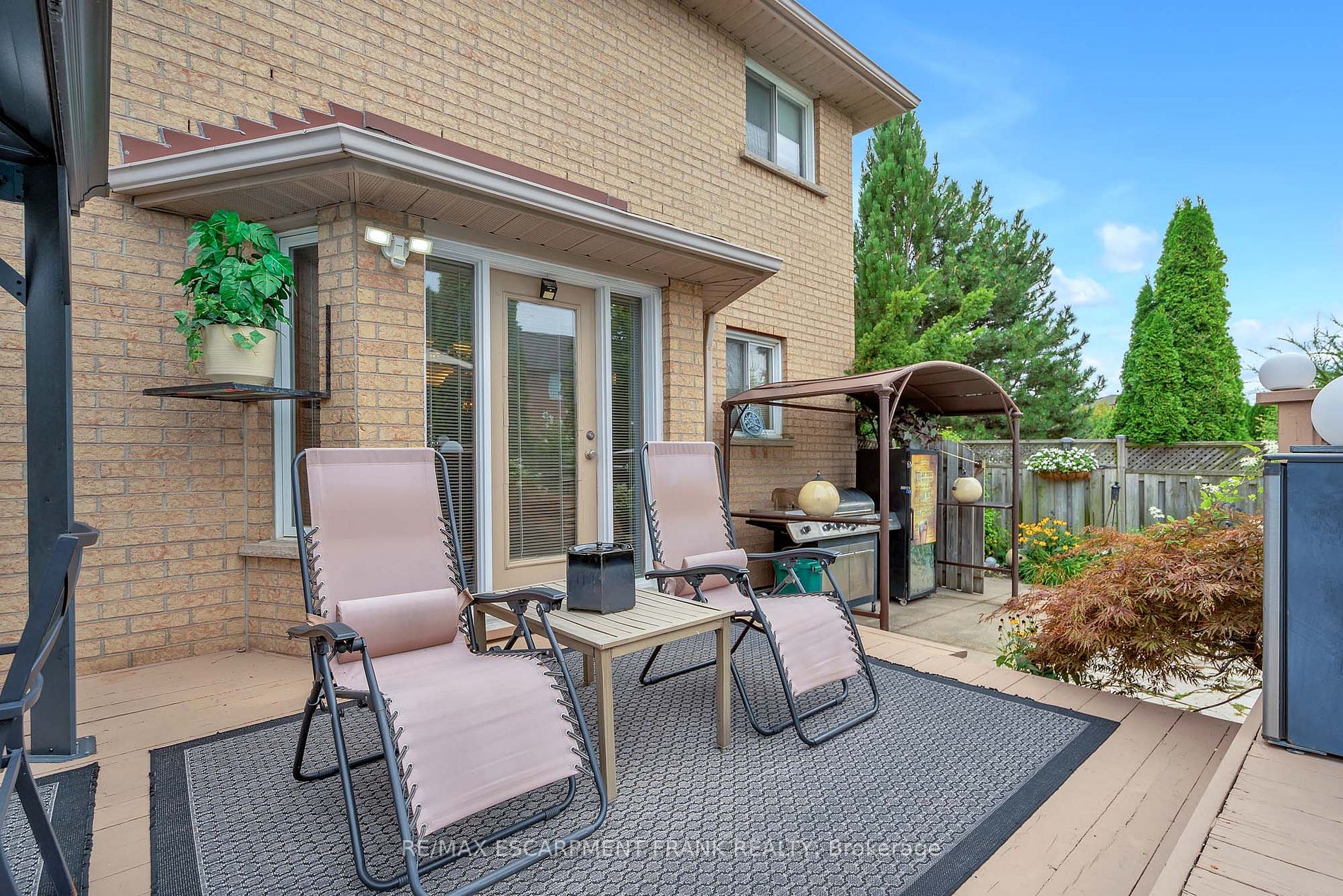 9 Sugarberry Crt