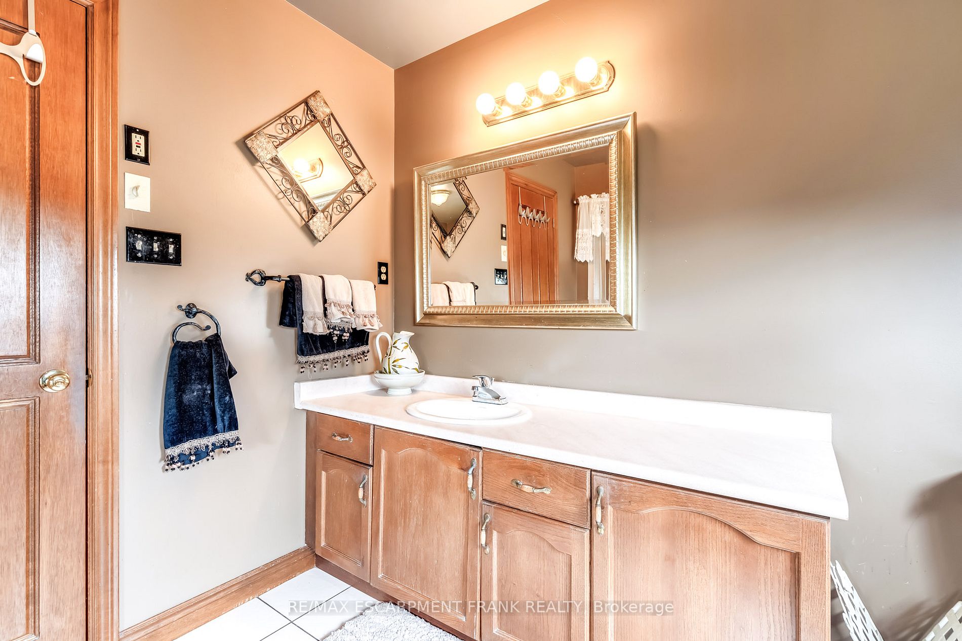 9 Sugarberry Crt