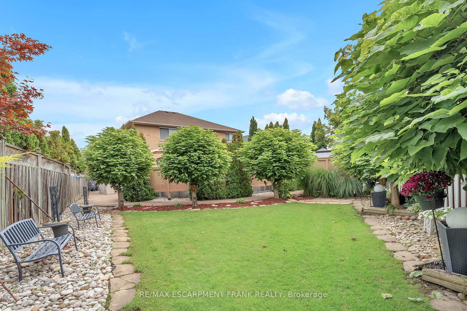 9 Sugarberry Crt