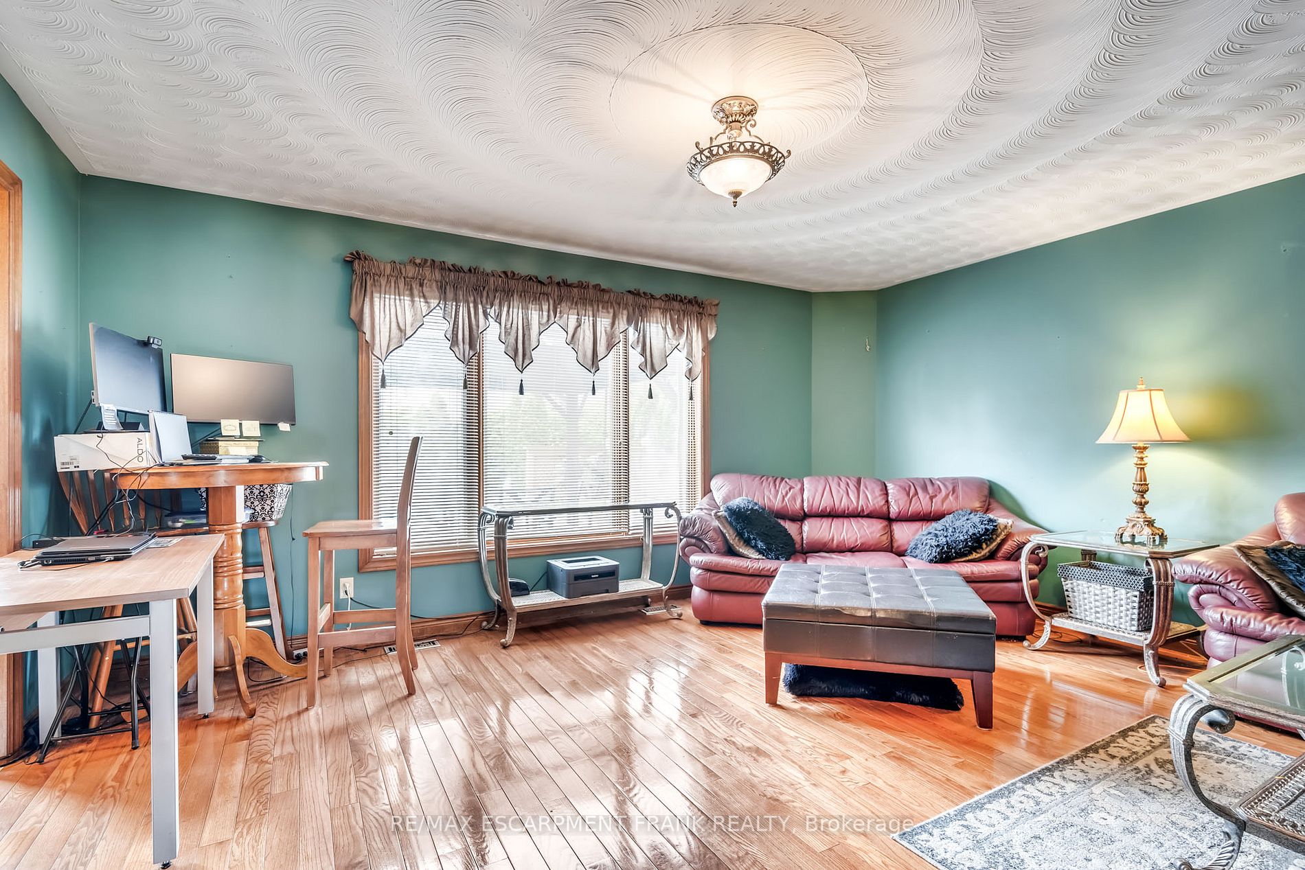 9 Sugarberry Crt