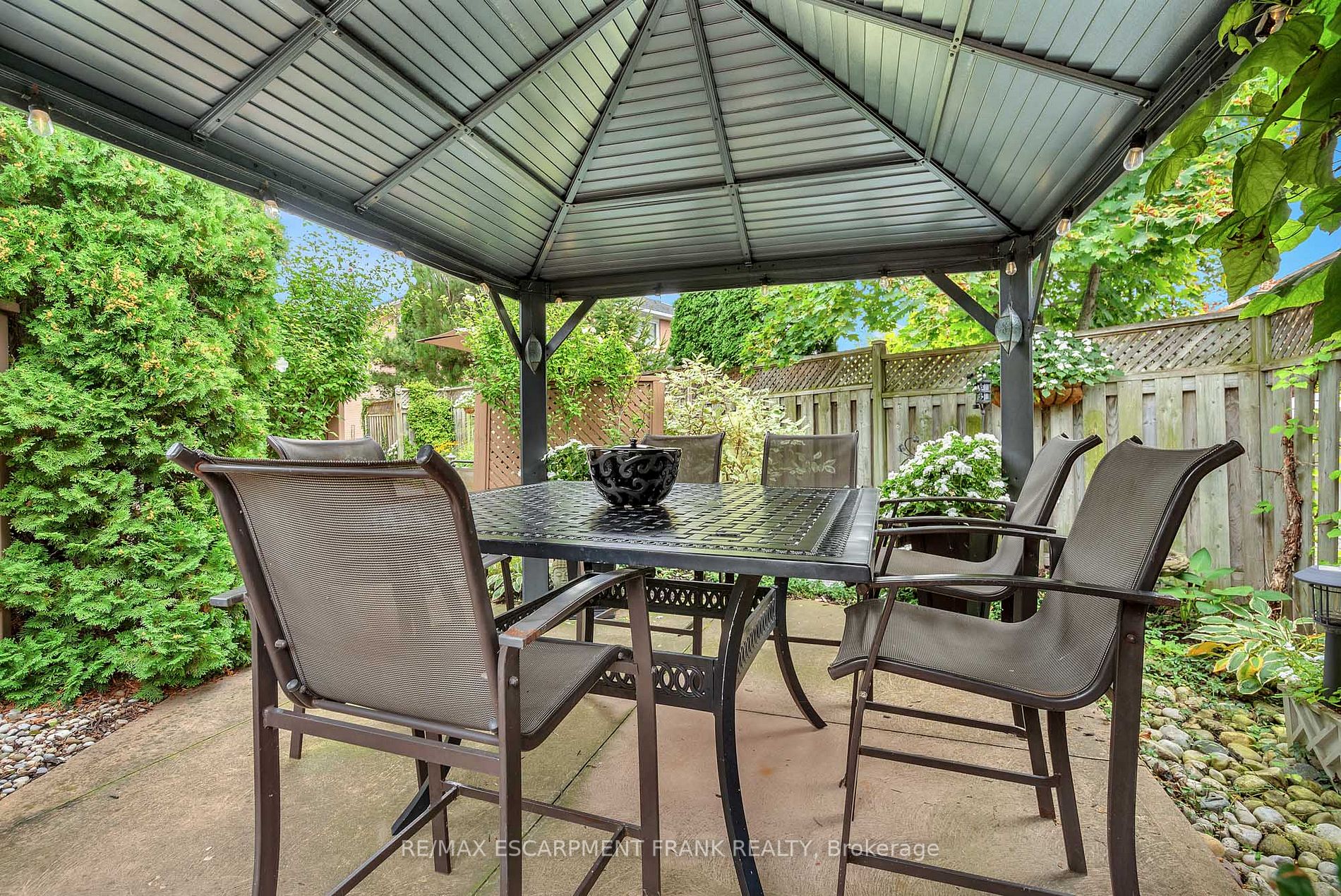 9 Sugarberry Crt