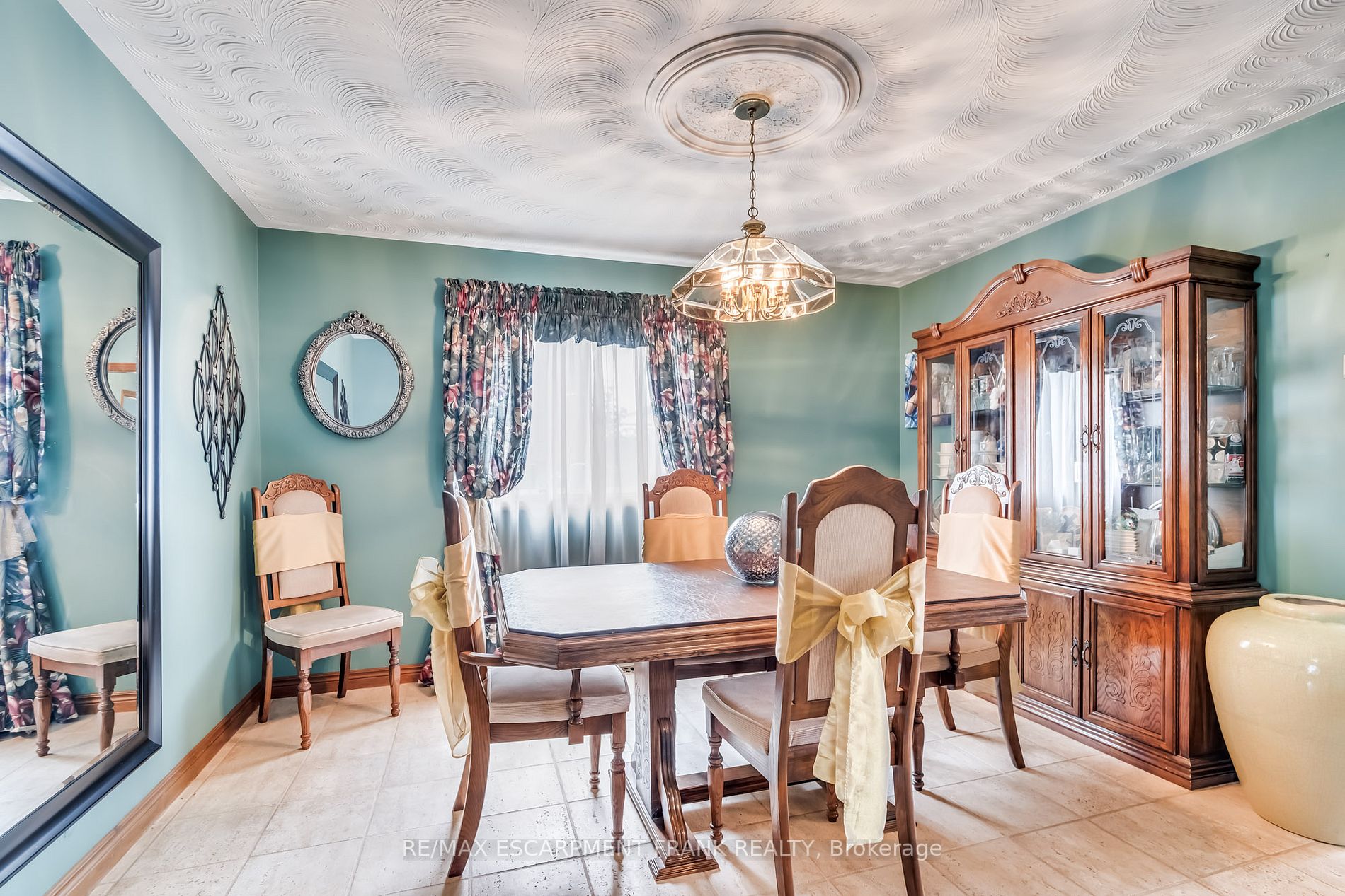 9 Sugarberry Crt