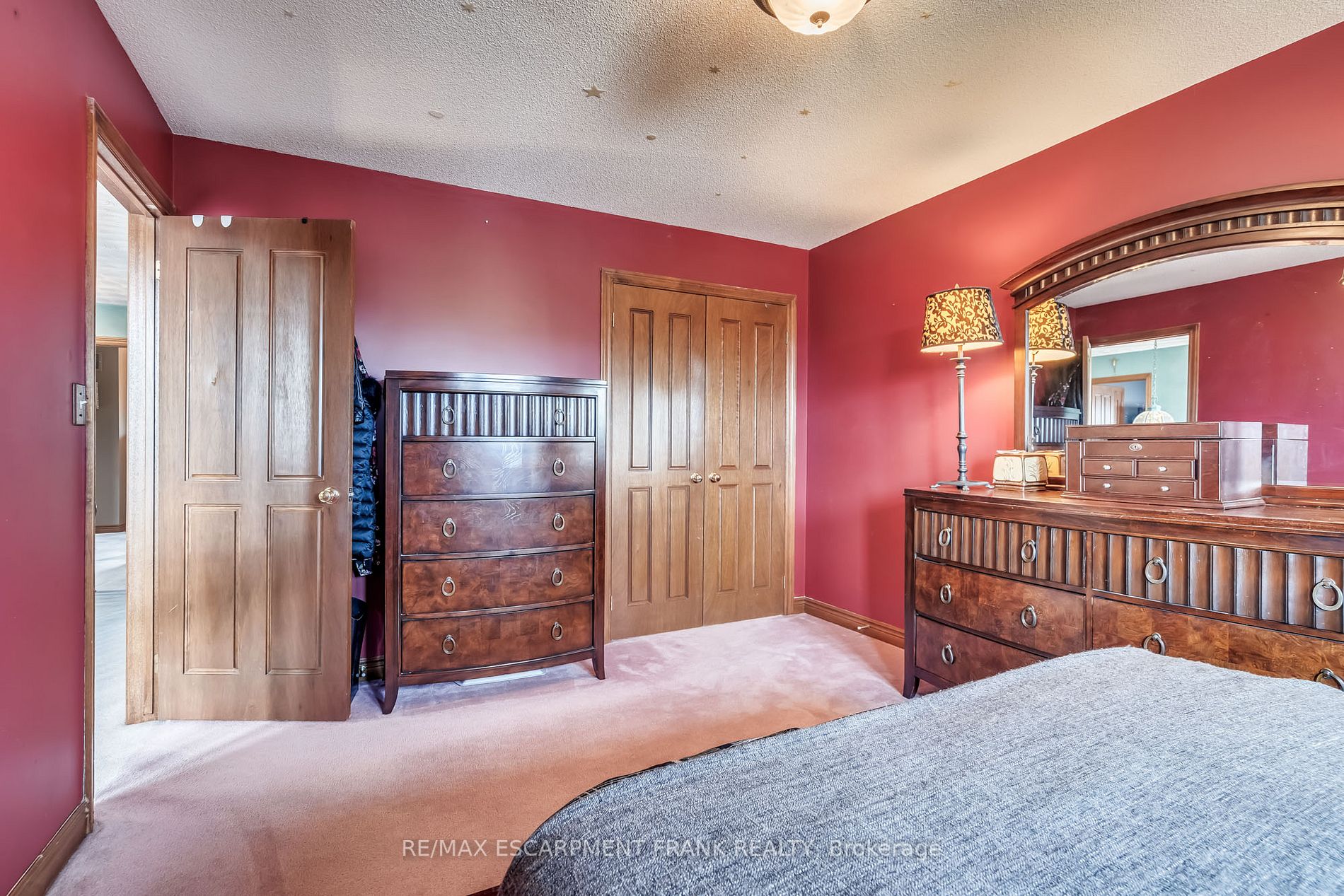 9 Sugarberry Crt