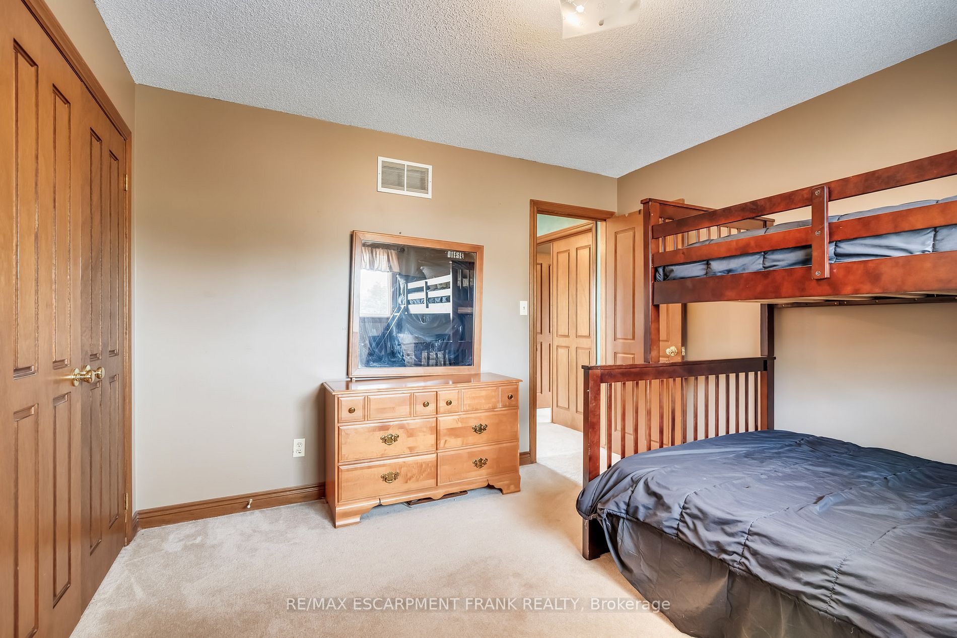9 Sugarberry Crt