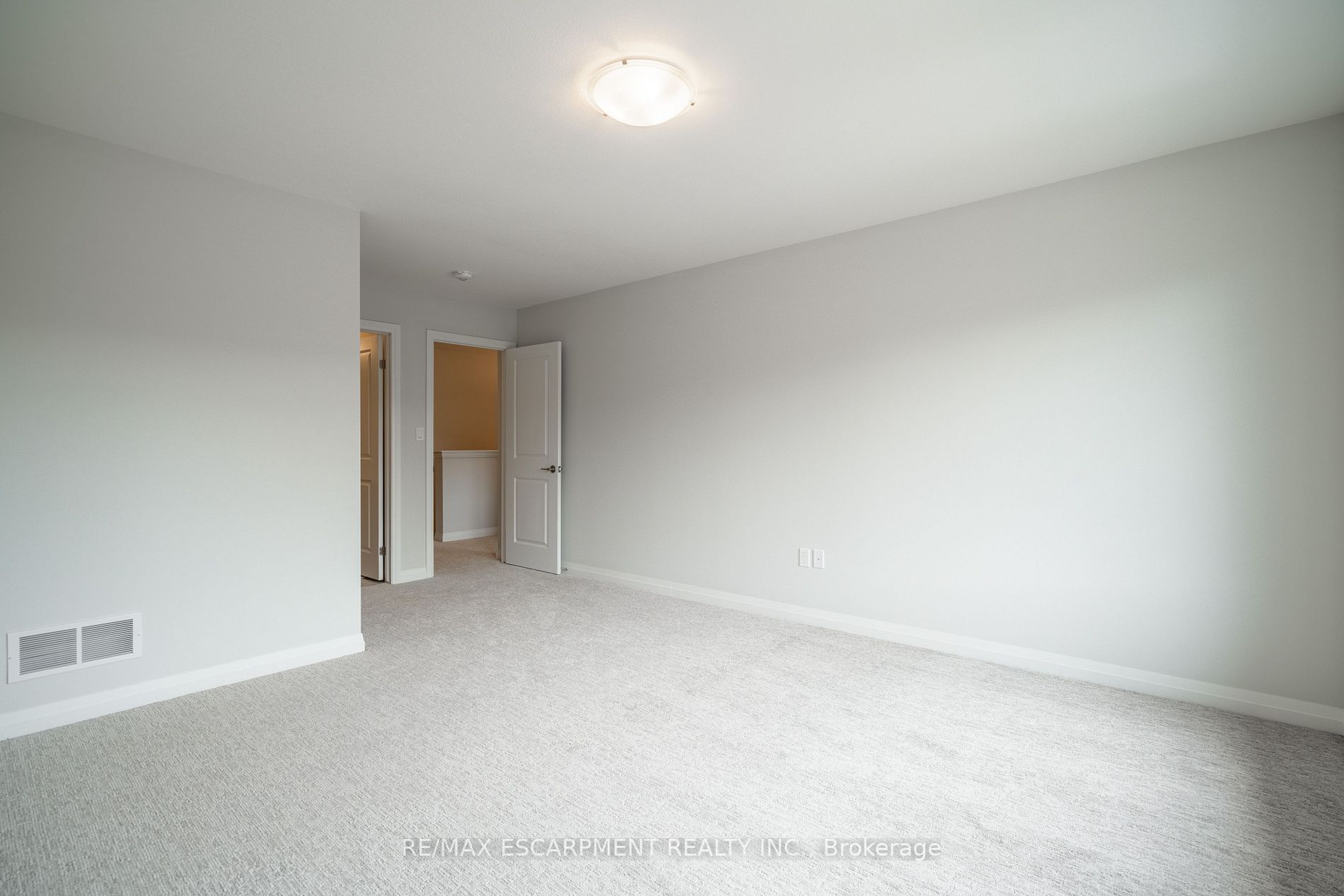 4552 PORTAGE Road, #49