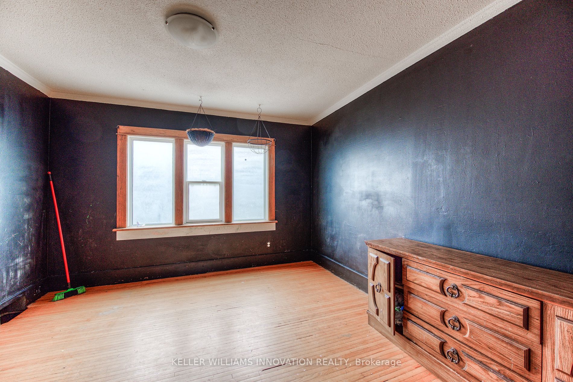 54 Franklin Street S