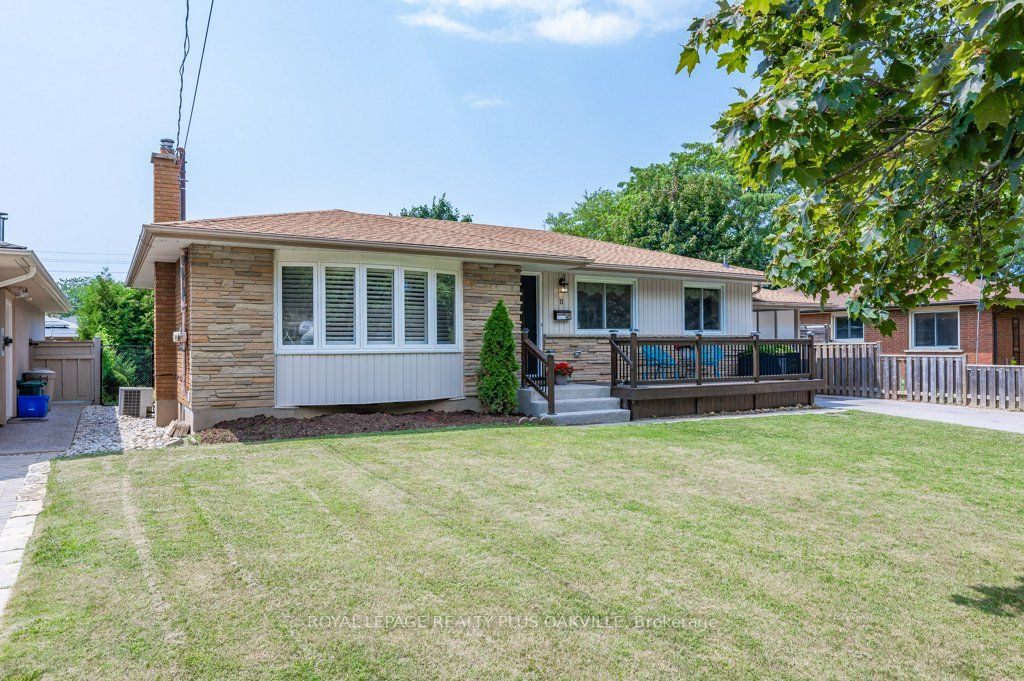 11 Viking Dr