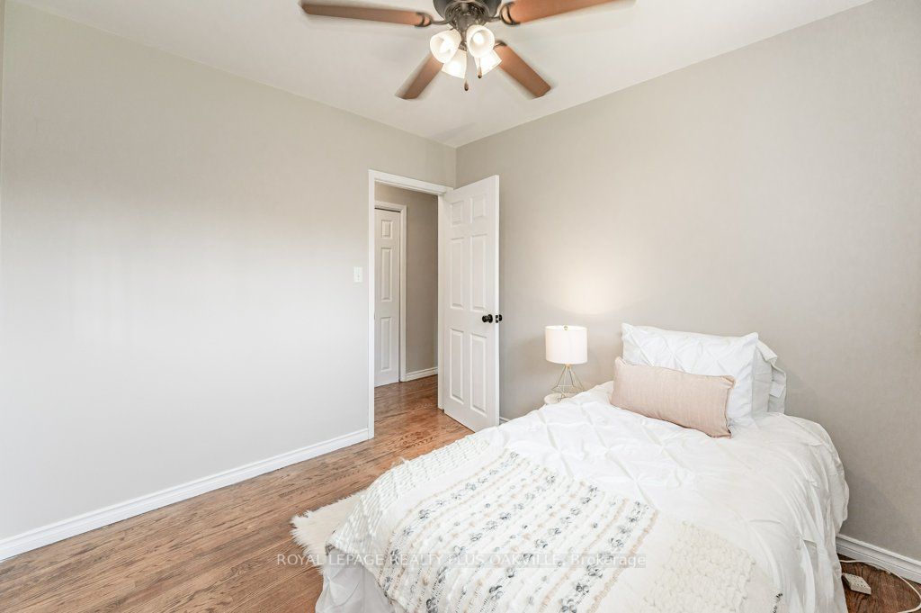 11 Viking Dr