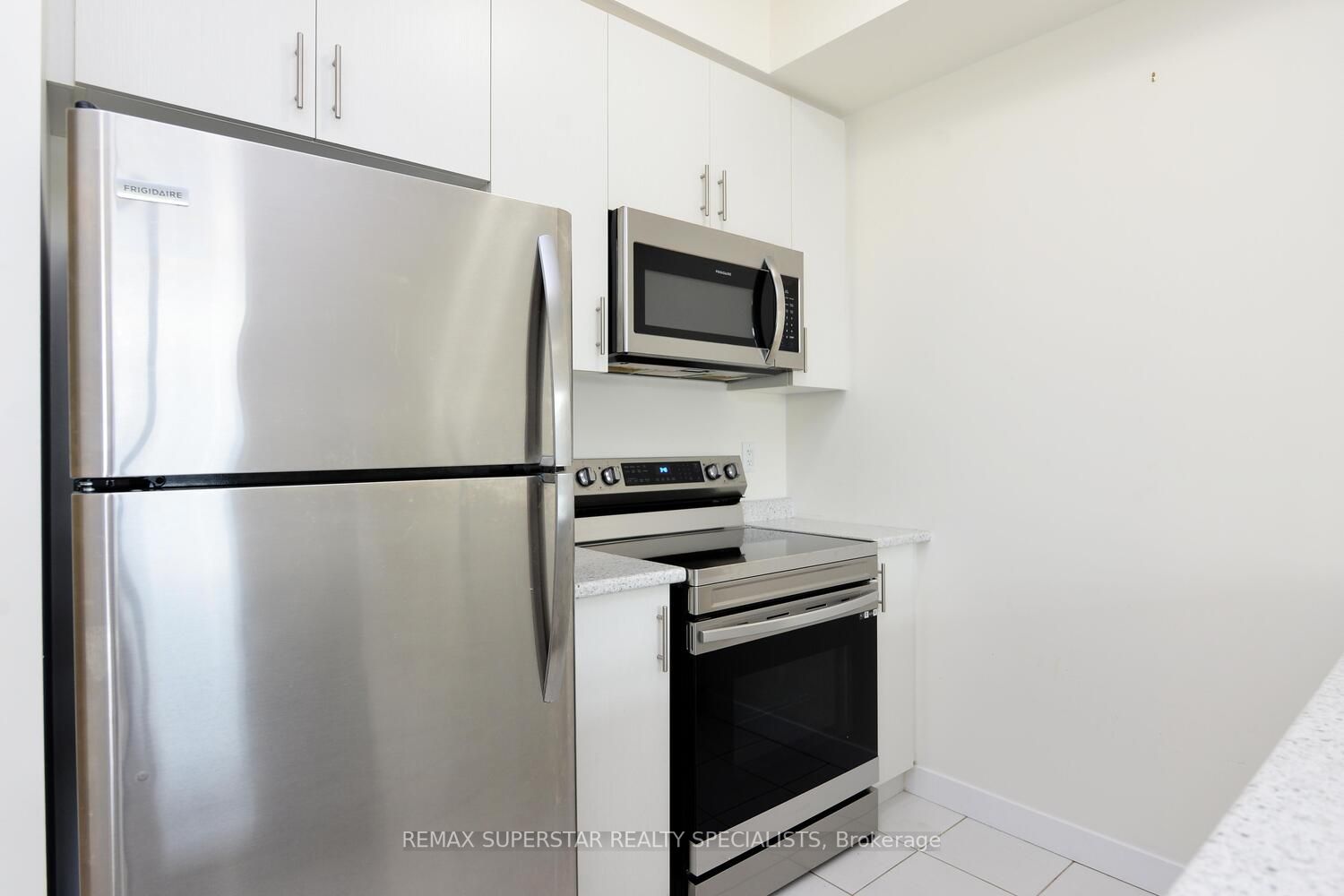 125 Shoreview Pl, #404