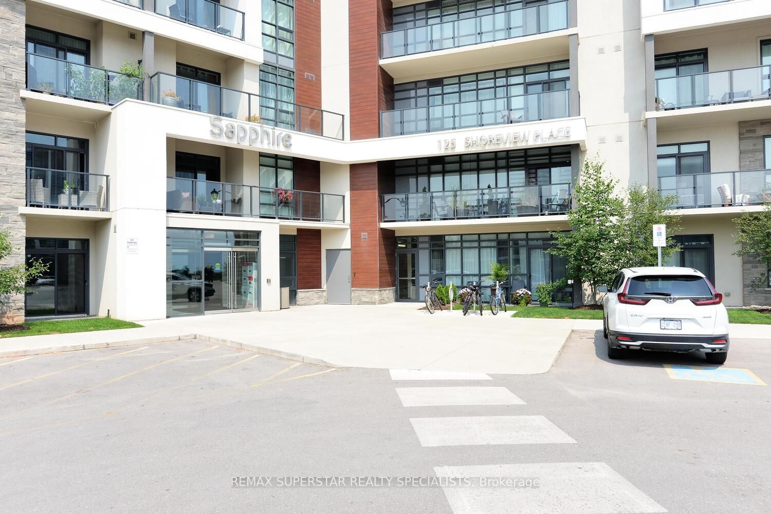 125 Shoreview Pl, #404